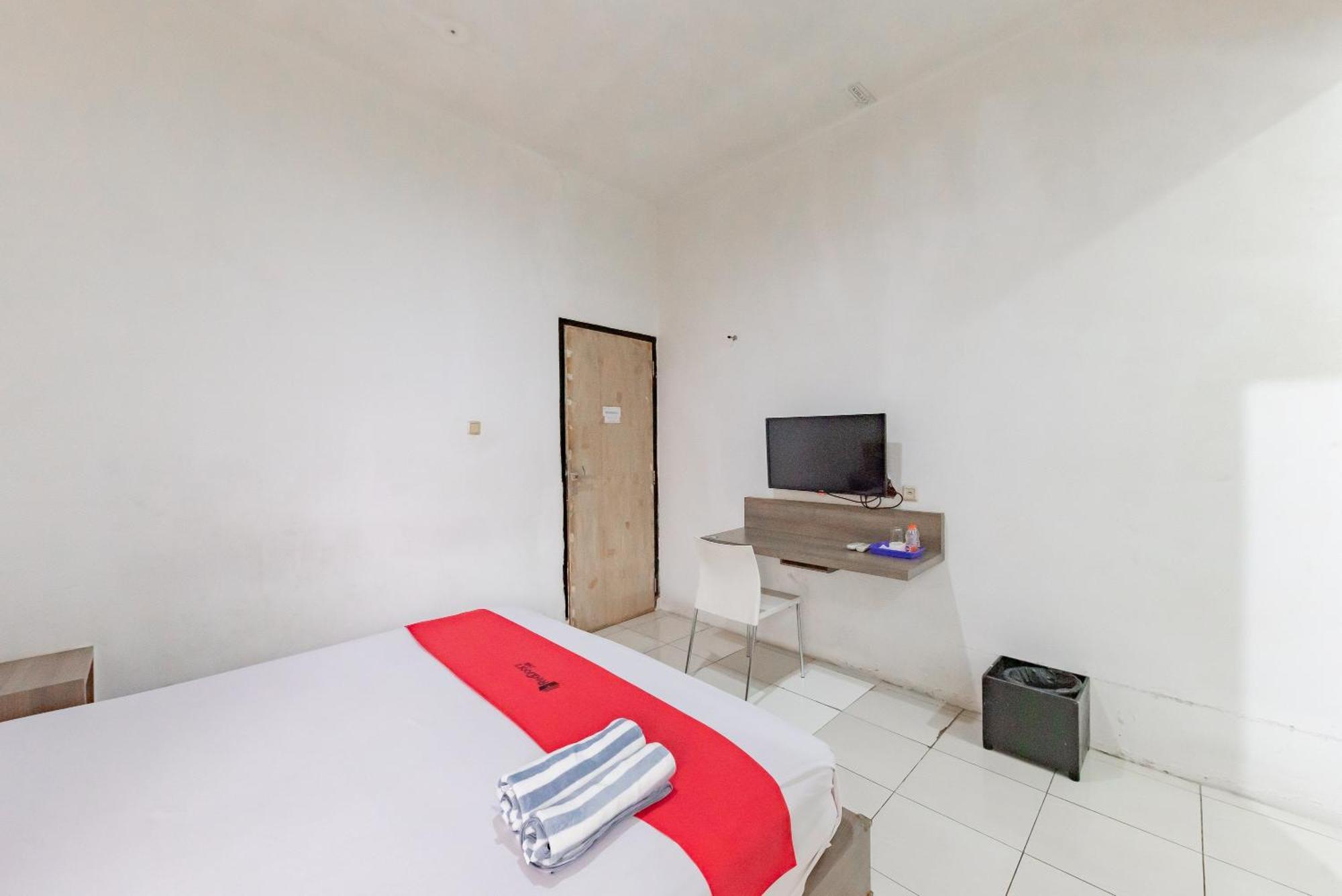 Reddoorz Near Taman Kota Lapang Merdeka Sukabumi Exterior foto