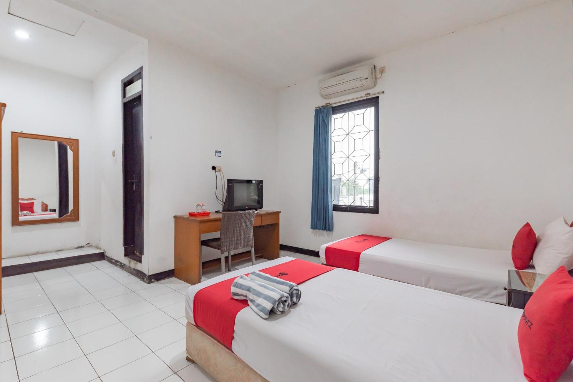 Reddoorz Near Taman Kota Lapang Merdeka Sukabumi Exterior foto